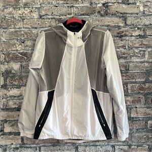 Underarmour Two-Tone Packable All Weather Windbreaker Smoke & Pet free home